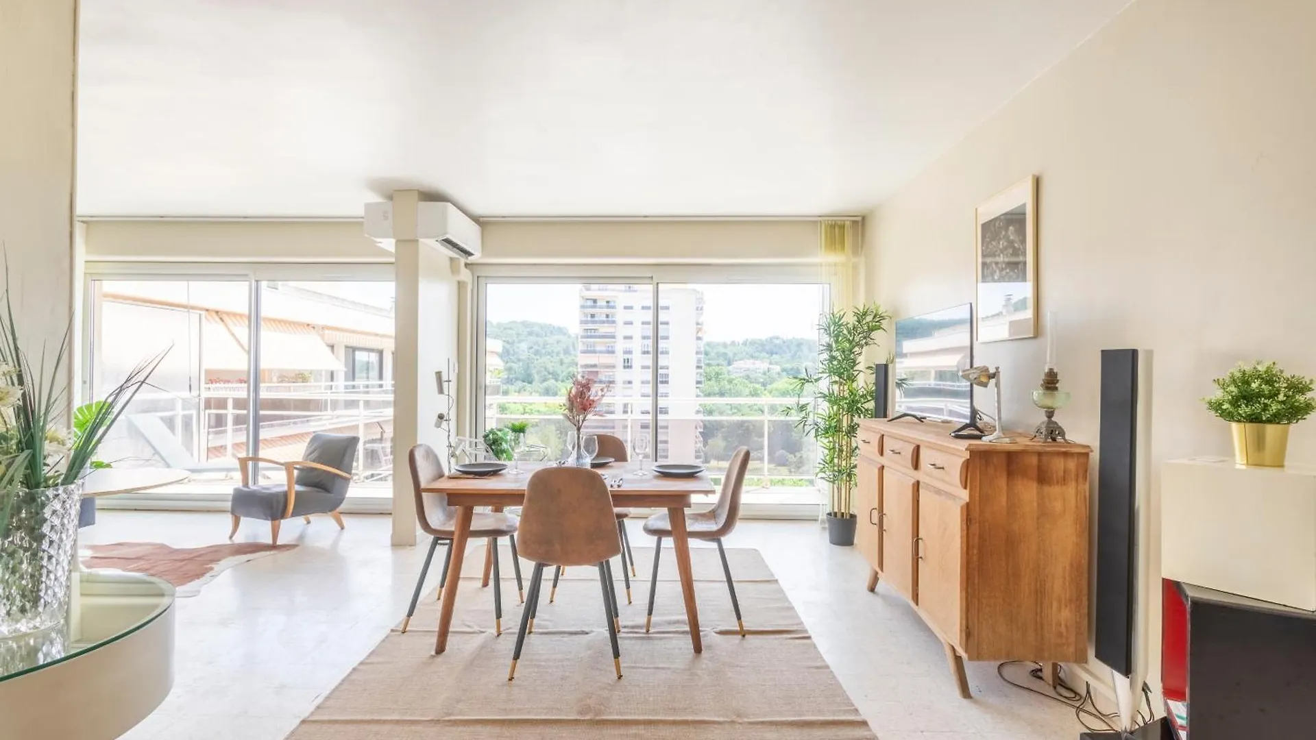 Appartement Grand T2 Lumineux Et Climatise Avec Balcon à Aix-en-Provence
