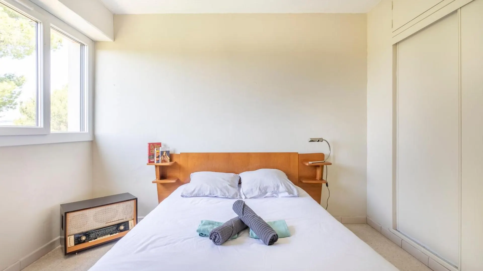 Appartement Grand T2 Lumineux Et Climatise Avec Balcon à Aix-en-Provence